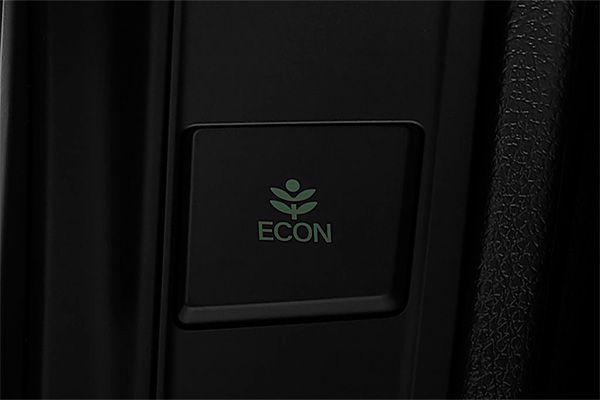 Chế độ lái tiết kiệm nhiên liệu ECON Mode điều chỉnh hệ thống làm việc của động cơ, hộp số và điều hòa không khí để giảm thiểu tiêu hao nhiên liệu không cần thiết.